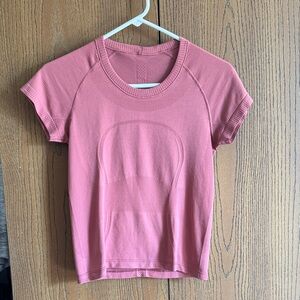 Lululemon Swiftly Tech Tee Crop Sz6 mauve